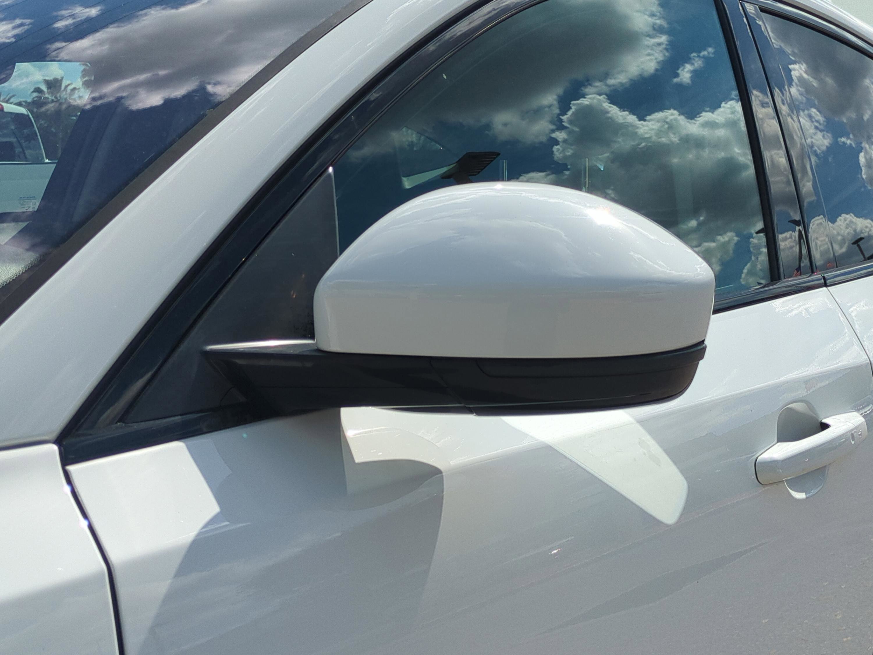 Used 2020 Jaguar E-PACE SE image 11