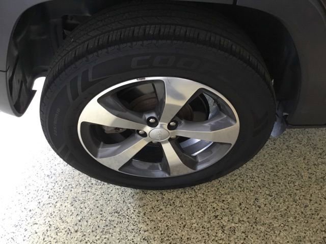 Used 2019 Jeep Cherokee Limited image 22