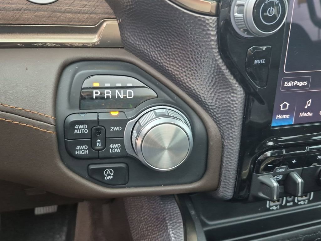 Used 2025 RAM 1500 Limited w/ Trailer Tow Group AWD/4WD image 27