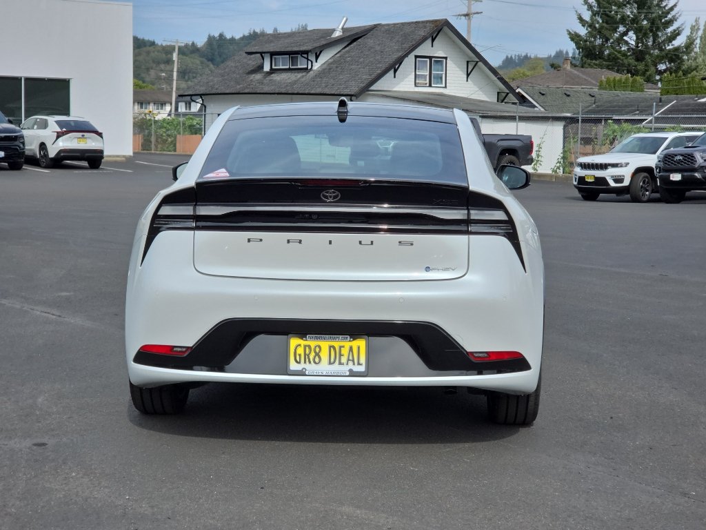 New 2027 Toyota Prius Plug-In Hybrid FWD image 8
