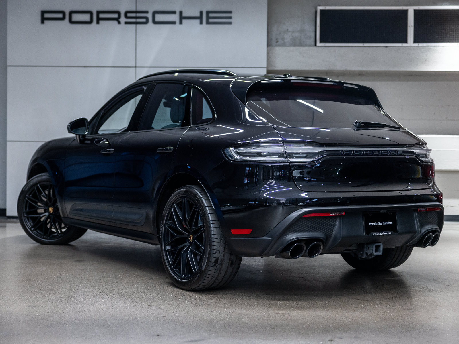 Certified 2024 Porsche Macan GTS AWD/4WD image 3