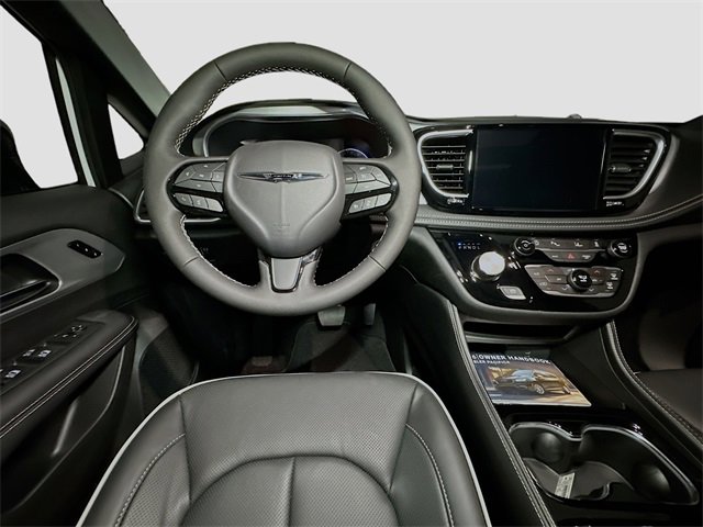 New 2026 Chrysler Pacifica Limited image 21