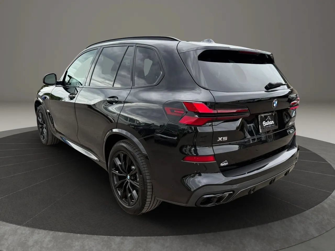 Used 2024 BMW X5 M60i w/ Executive Package AWD/4WD image 11