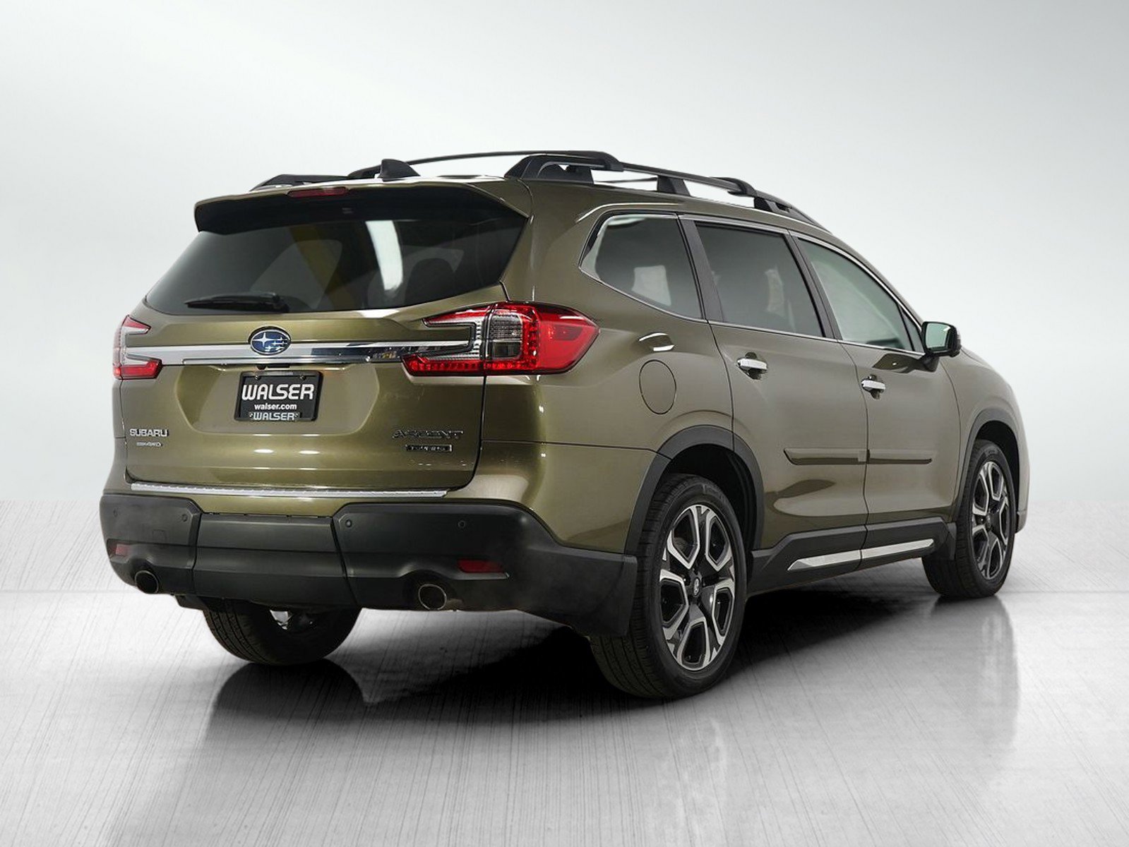 Used 2023 Subaru Ascent Touring image 5
