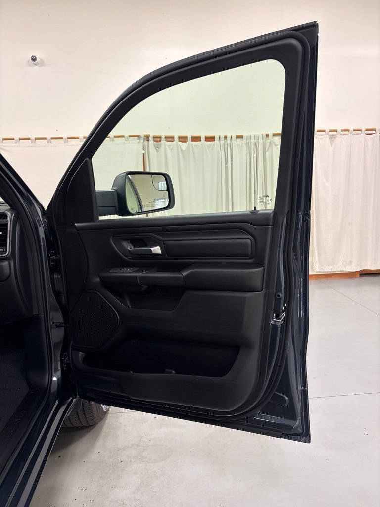 New 2026 RAM 1500 Express AWD/4WD image 25