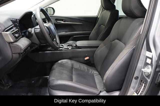 Used 2025 Toyota Camry XLE FWD image 9