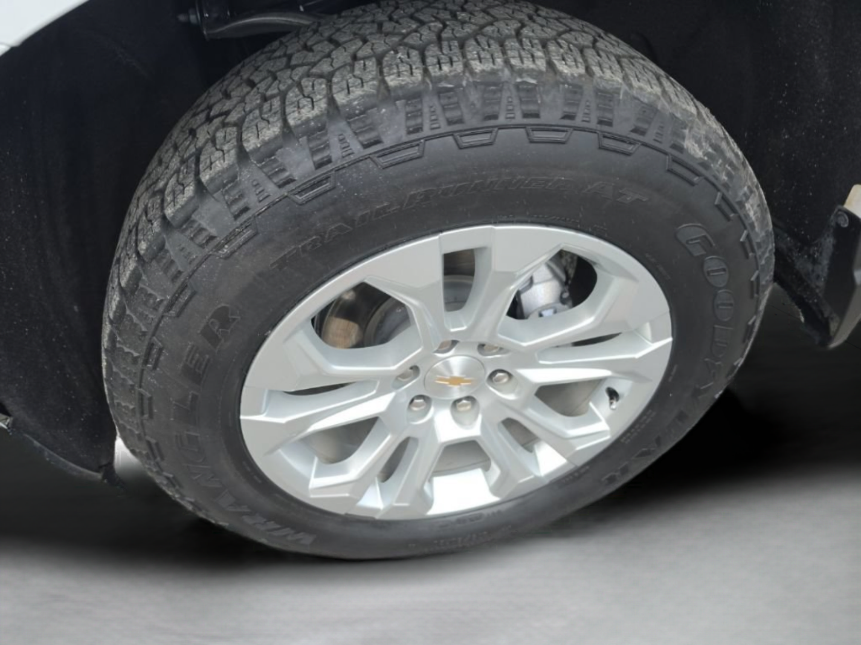 Used 2024 Chevrolet Silverado 1500 LTZ AWD/4WD image 32