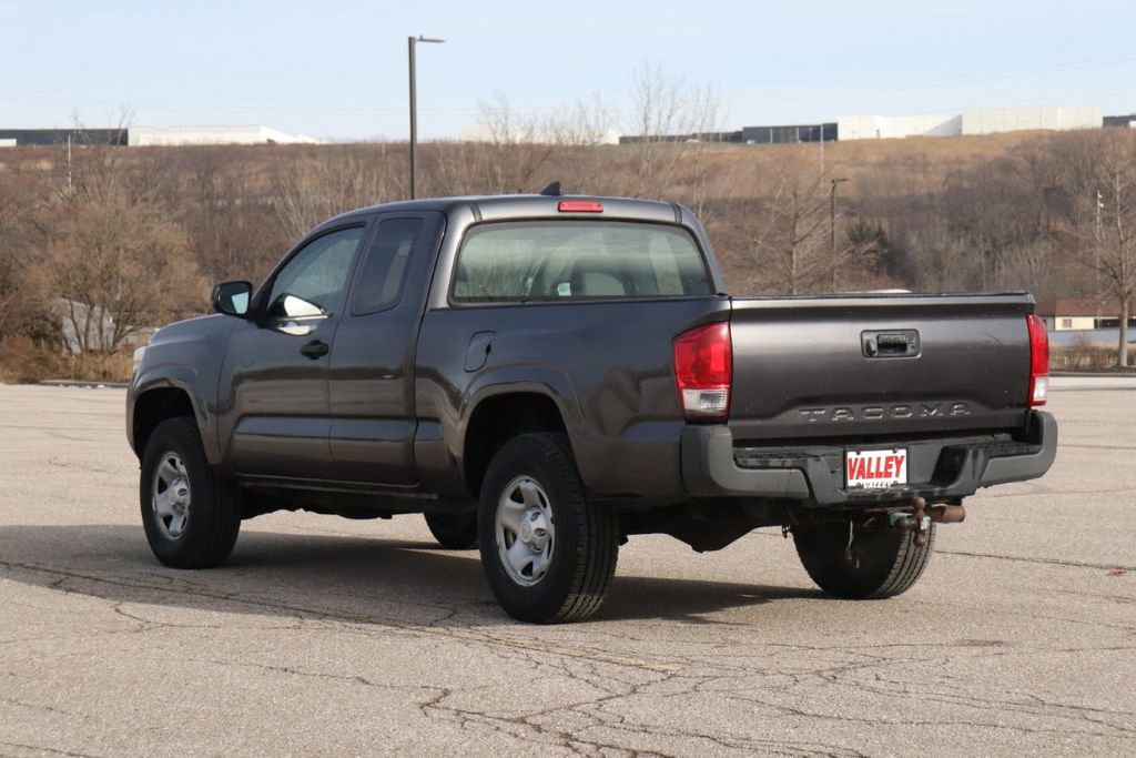 Used 2017 Toyota Tacoma SR image 6