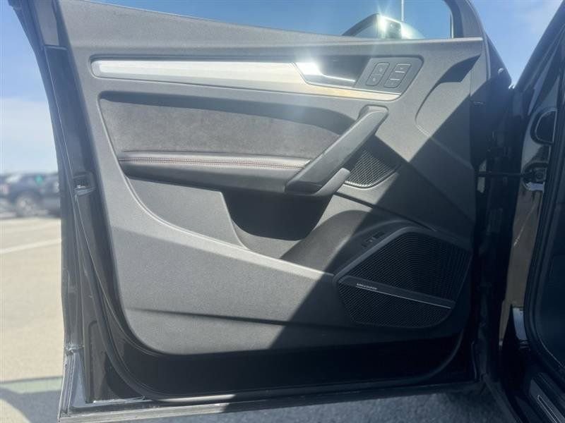 Used 2018 Audi SQ5 Premium Plus w/ Navigation Package image 9