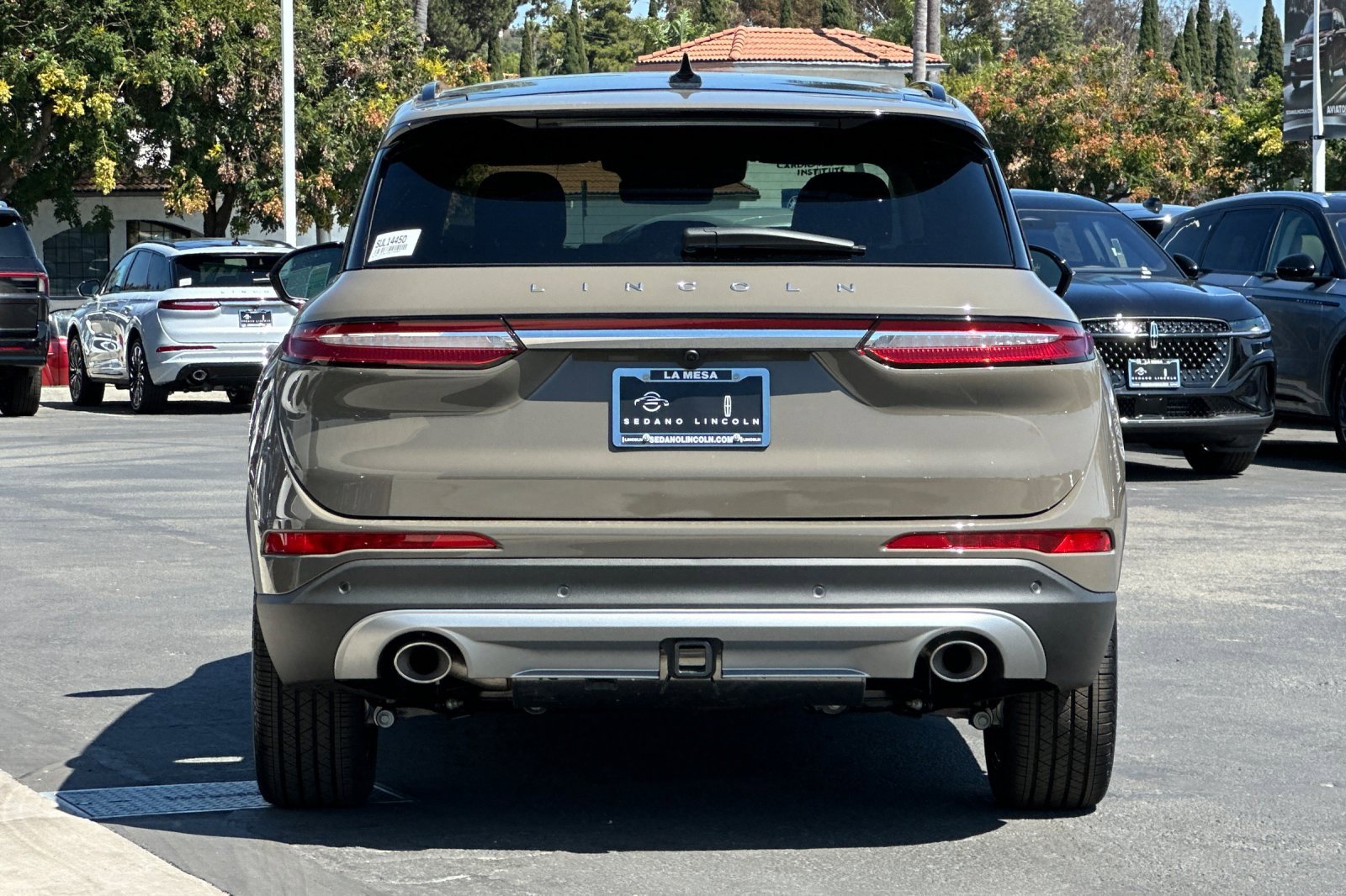 New 2025 Lincoln Corsair Reserve w/ Equipment Group 202A image 4