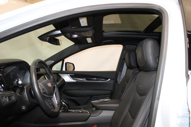 Certified 2024 Cadillac XT5 Premium Luxury AWD/4WD image 9