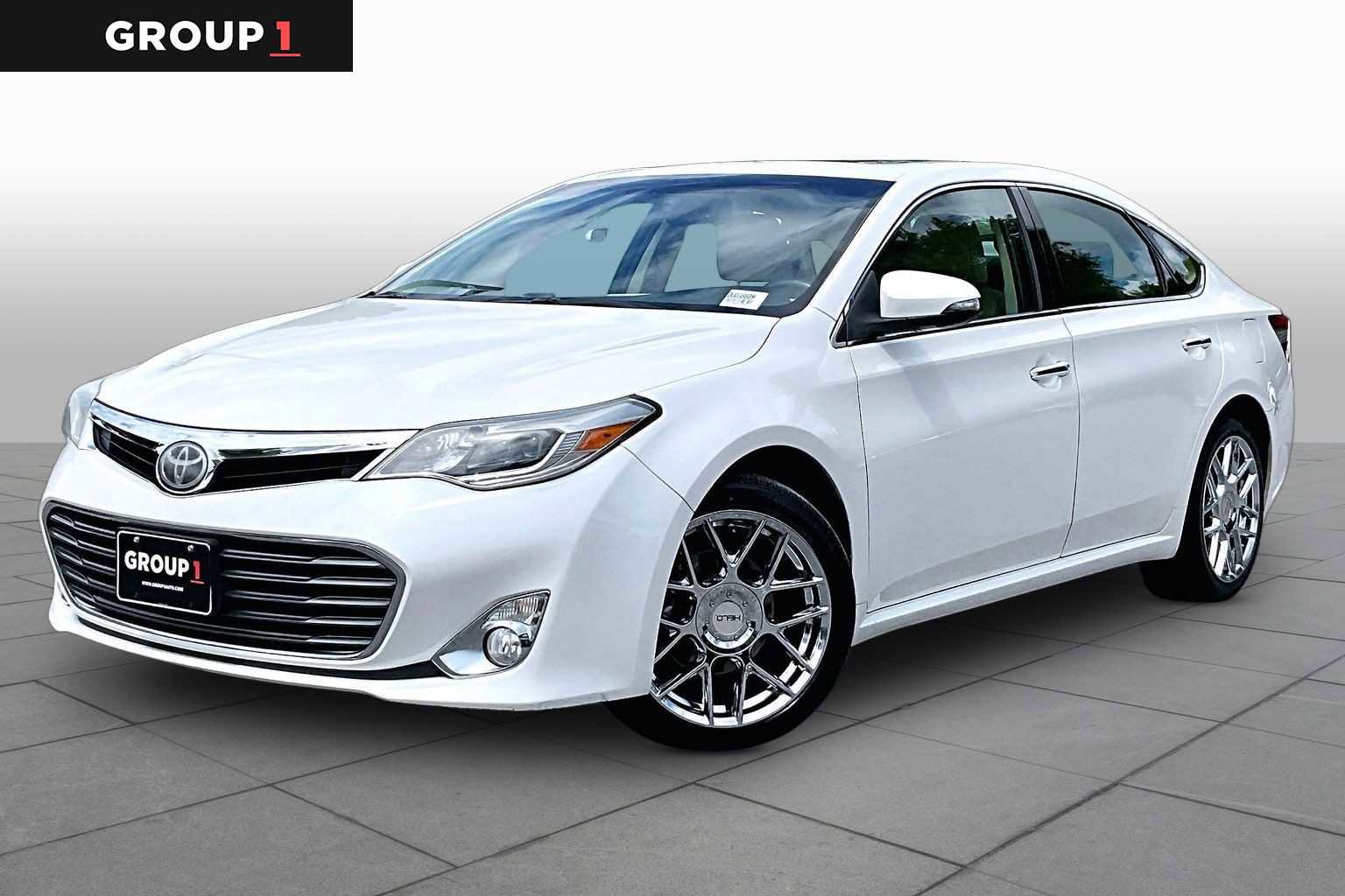Used 2013 Toyota Avalon Limited w/ Technology Pkg FWD image 1
