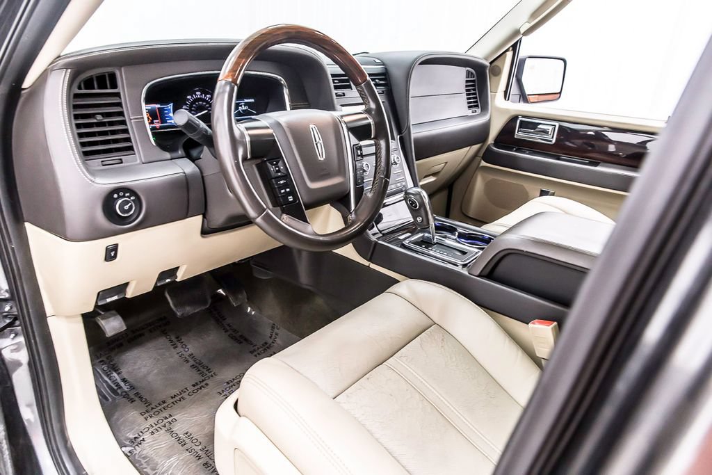 Used 2015 Lincoln Navigator 2WD w/ Equipment Group 101A Reserve image 26