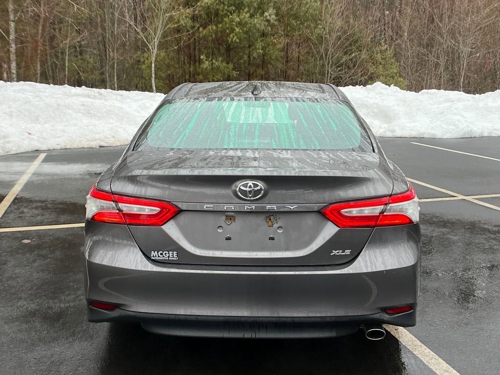 Used 2020 Toyota Camry XLE image 4
