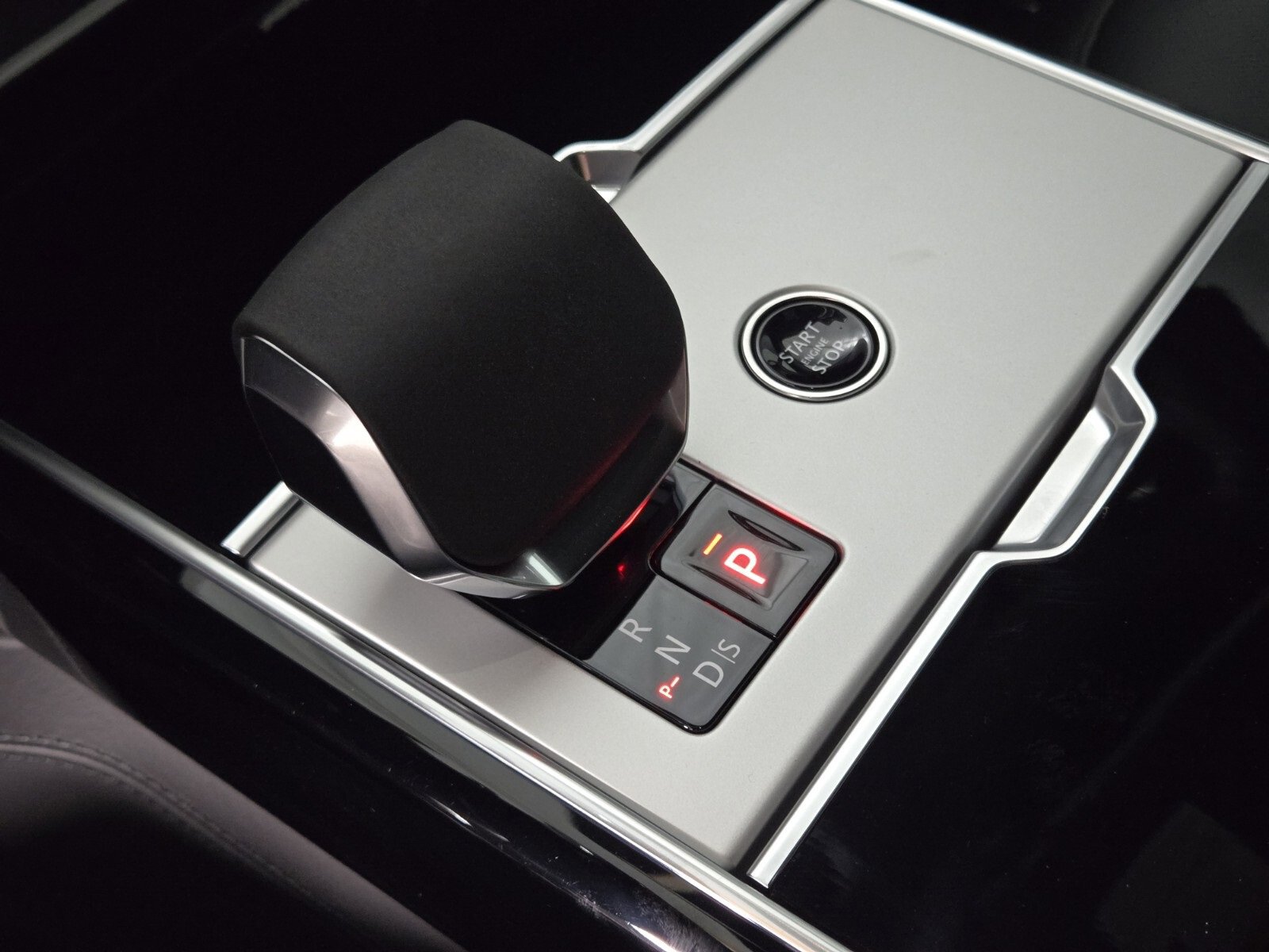 New 2025 Land Rover Range Rover Autobiography image 31