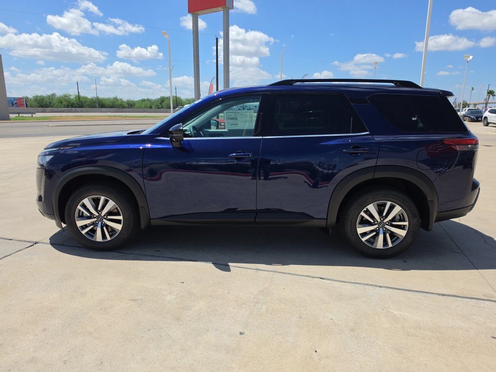 New 2026 Nissan Pathfinder SL FWD image 3