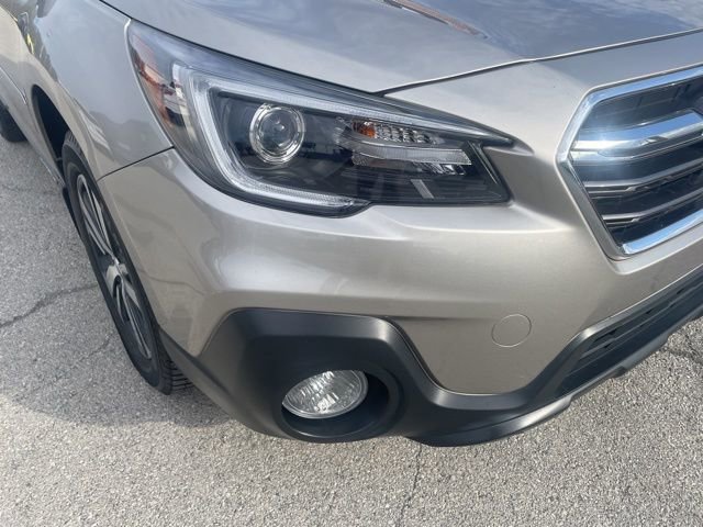 Used 2018 Subaru Outback 3.6R Limited image 2