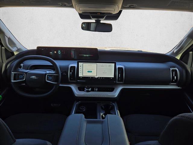 New 2025 Ford Expedition Active image 15