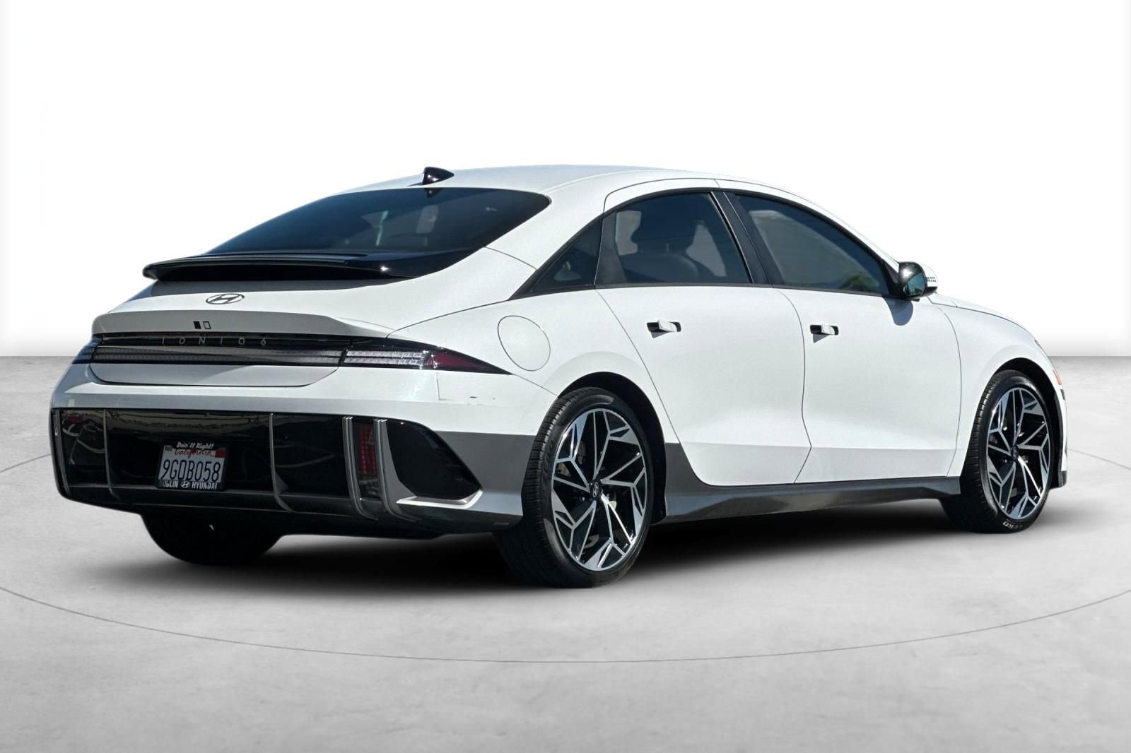 Used 2023 Hyundai Ioniq 6 SEL image 6