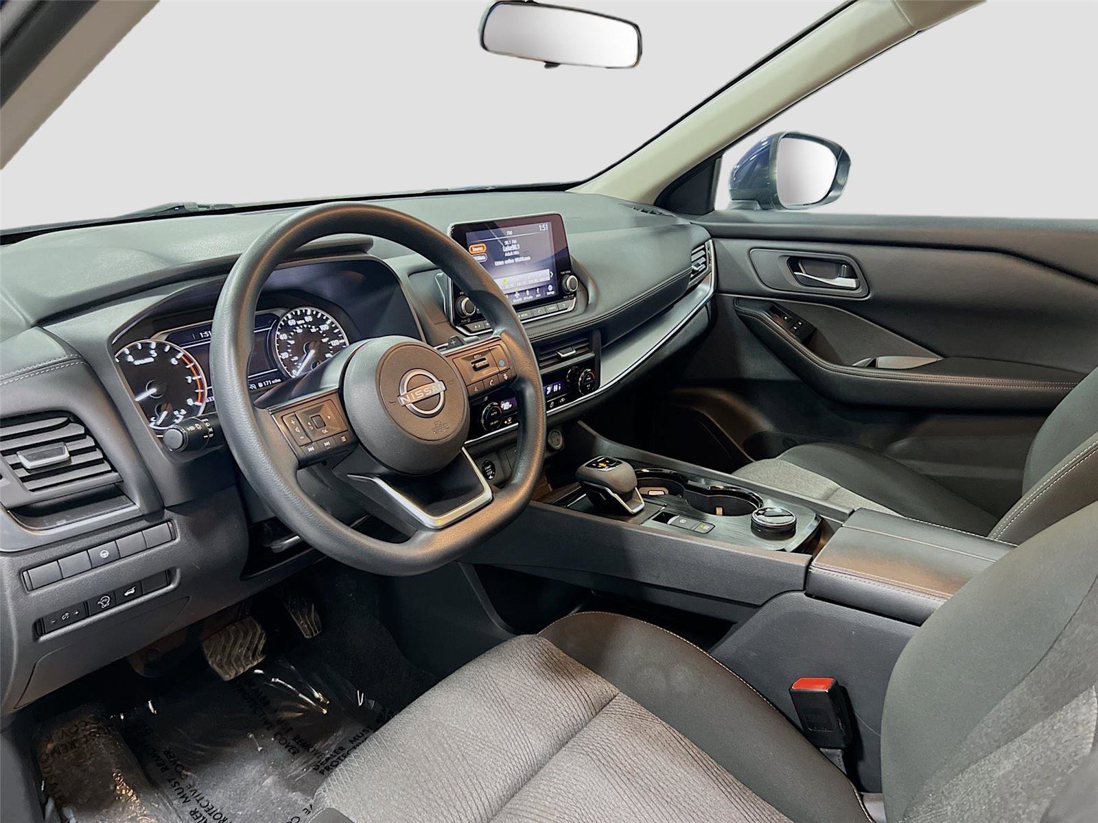 Used 2024 Nissan Rogue SV image 15