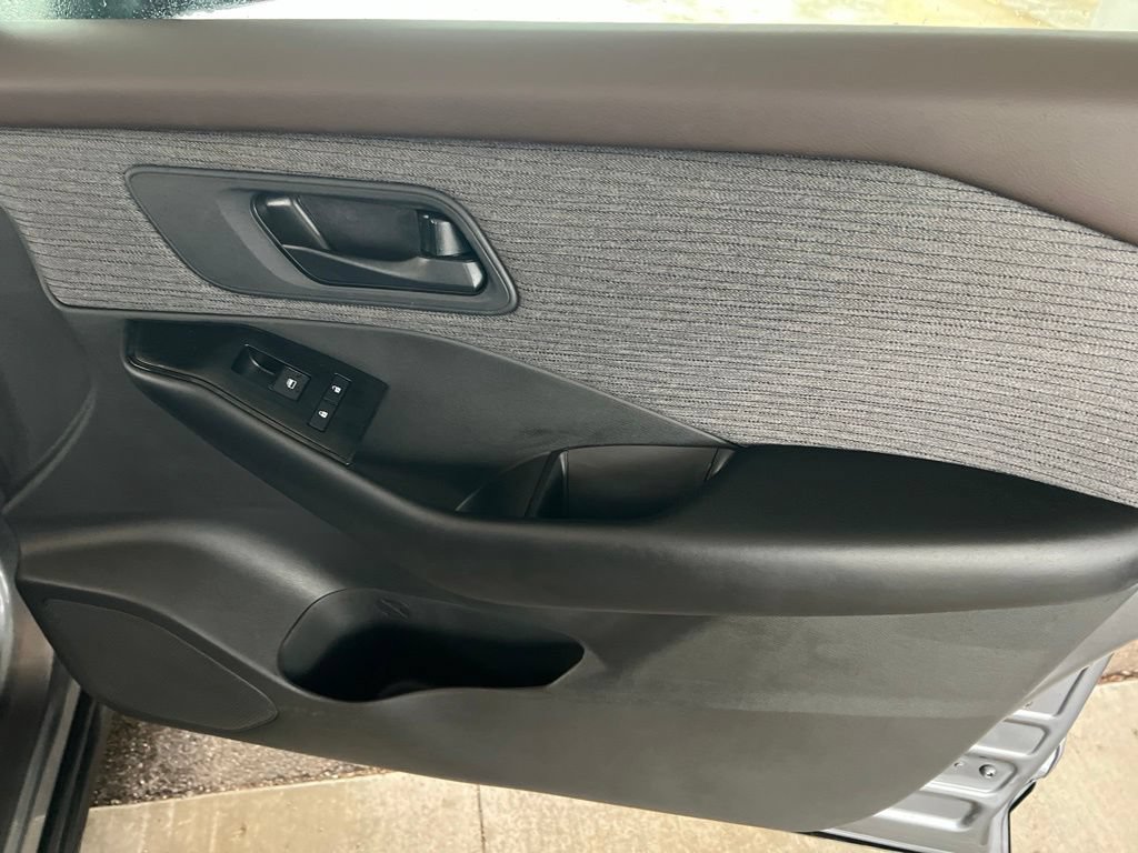 Certified 2023 Nissan Rogue S FWD image 22