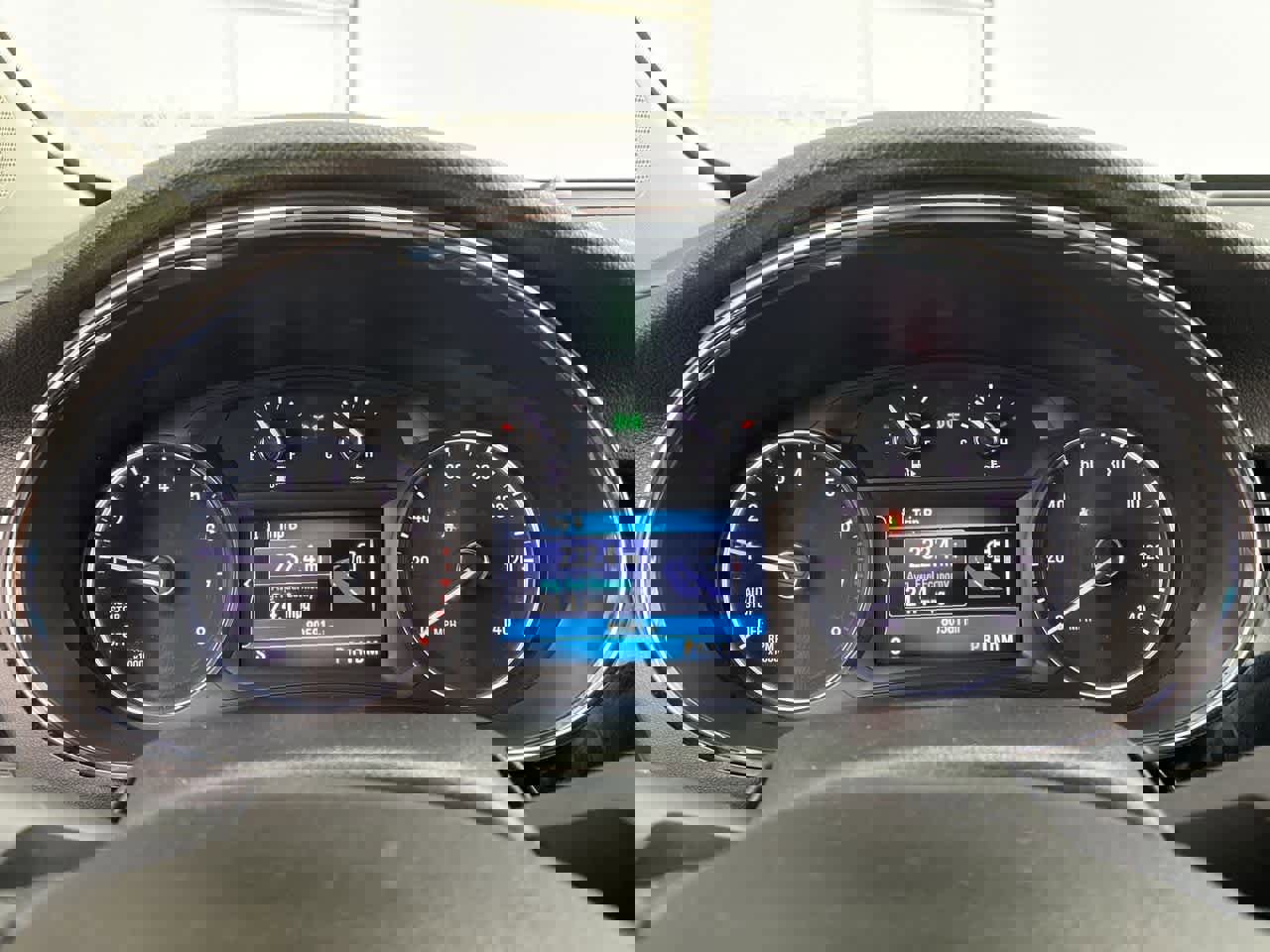 Used 2019 Buick Encore Essence image 28