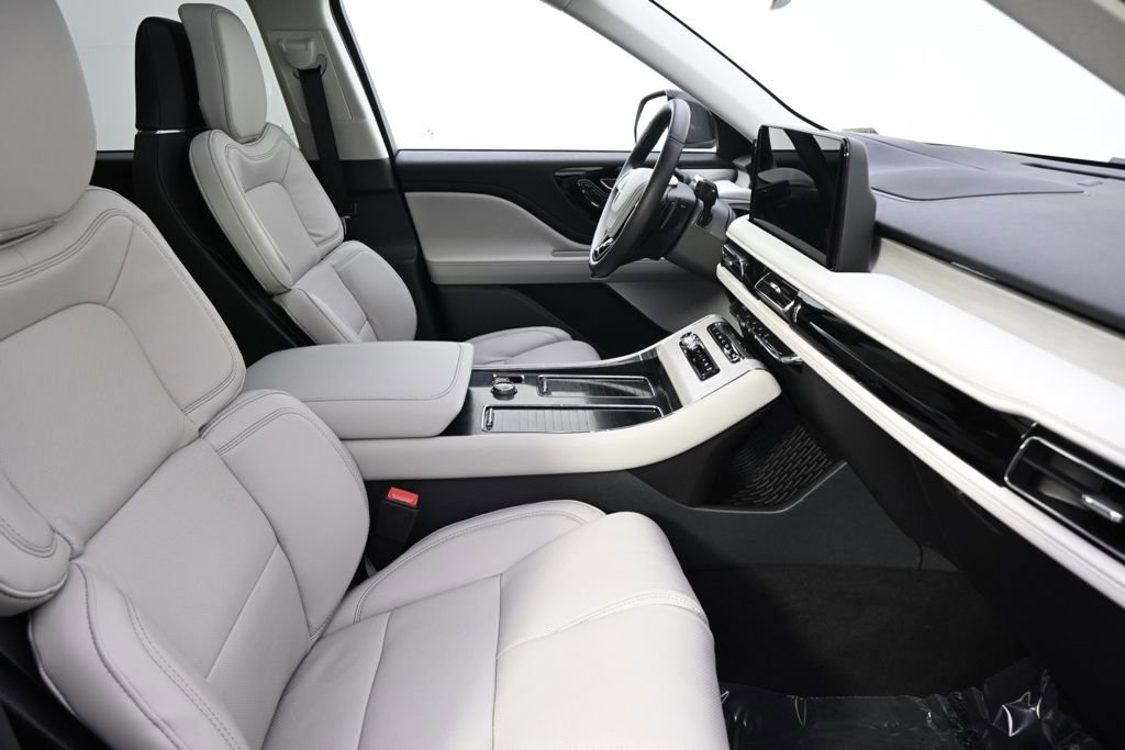 New 2026 Lincoln Aviator Reserve image 16