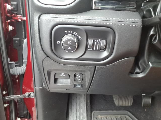 Used 2025 RAM 1500 Limited w/ Trailer Tow Group AWD/4WD image 11