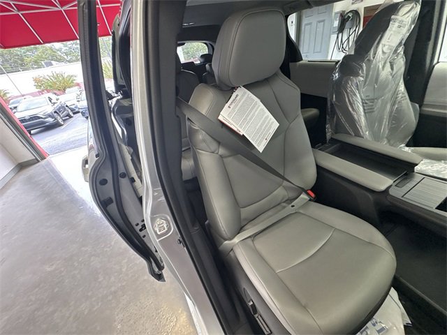 New 2025 Toyota Sienna XLE image 27