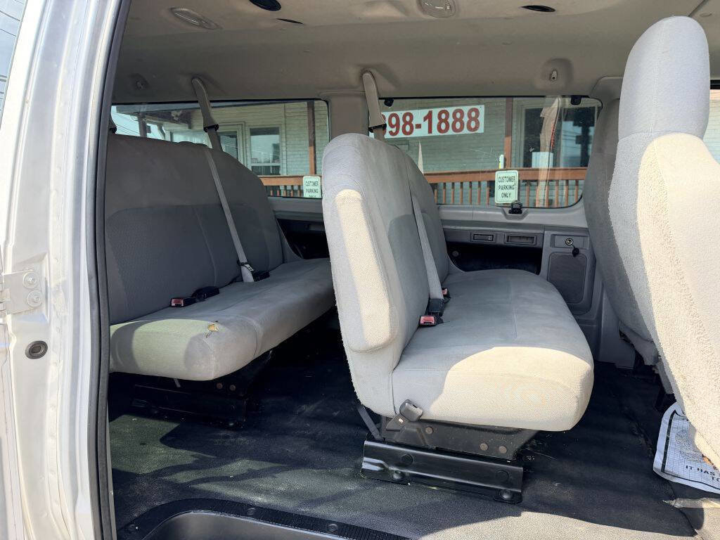 Used 2011 Ford E-350 and Econoline 350 XLT RWD image 6