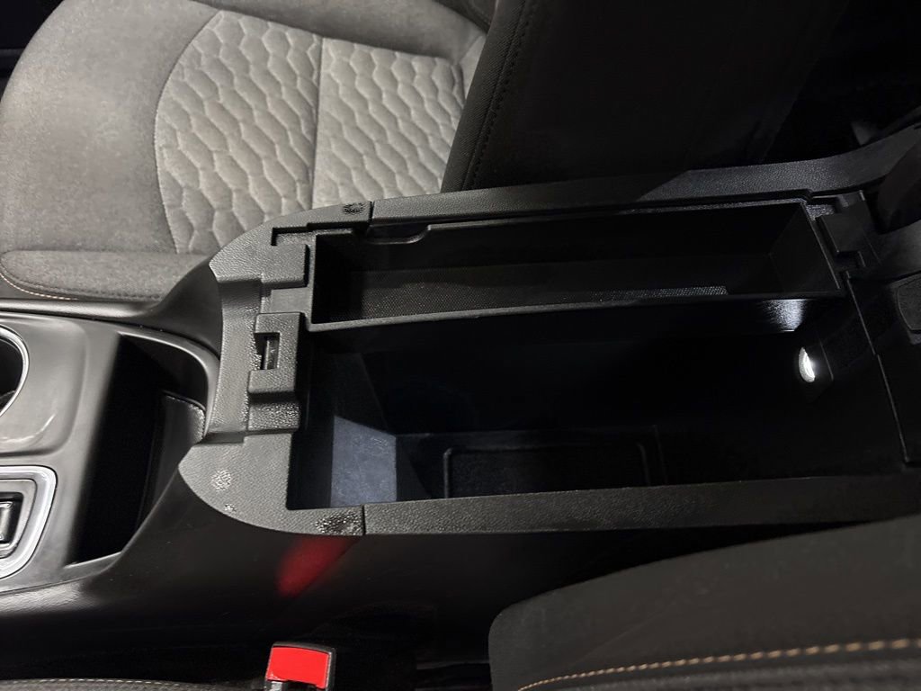 Used 2018 Chevrolet Equinox LT image 18