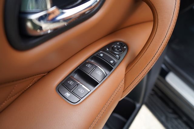 Used 2023 INFINITI QX80 Sensory w/ All-Season Package image 14