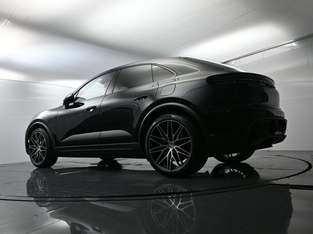 Certified 2024 Porsche Macan 4 Electric image 45