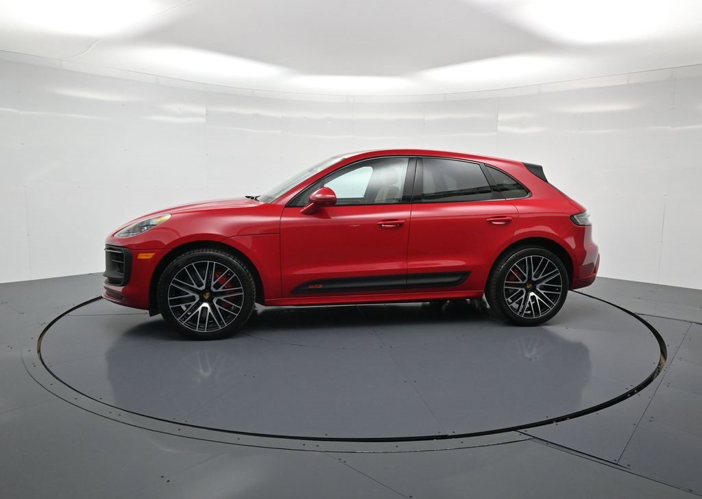 New 2026 Porsche Macan GTS image 2