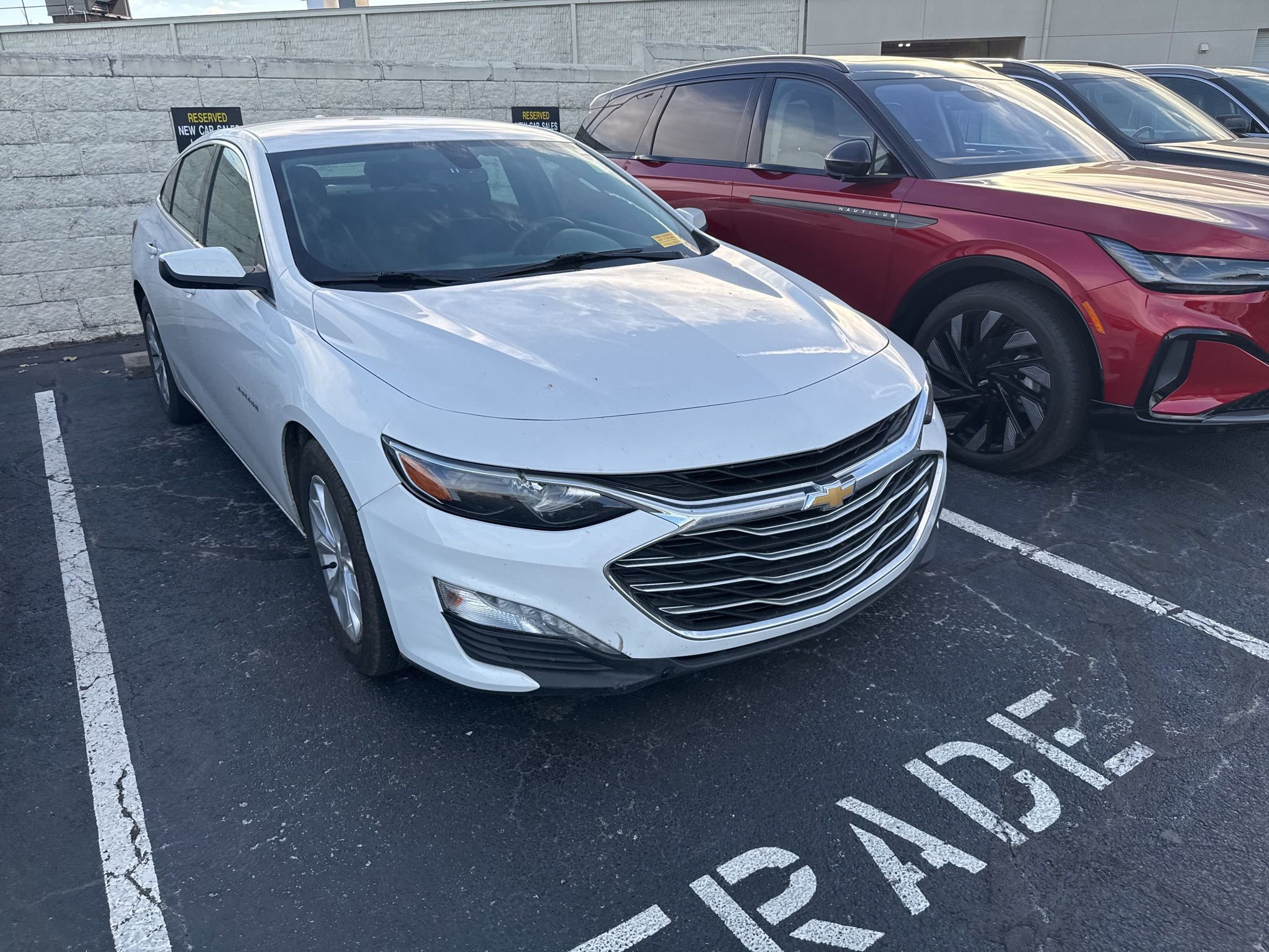 Used 2021 Chevrolet Malibu LT image 2