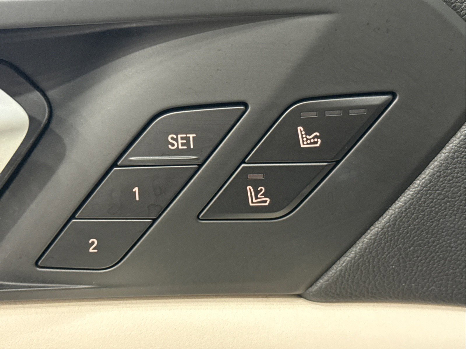 Used 2019 BMW X5 xDrive40i w/ M Sport Package image 34