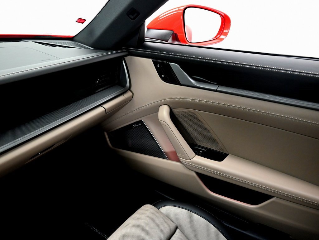 Used 2025 Porsche 911 Carrera image 19