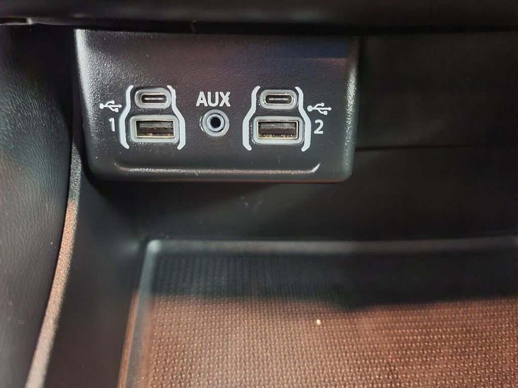 Used 2025 Dodge Durango GT AWD/4WD image 40