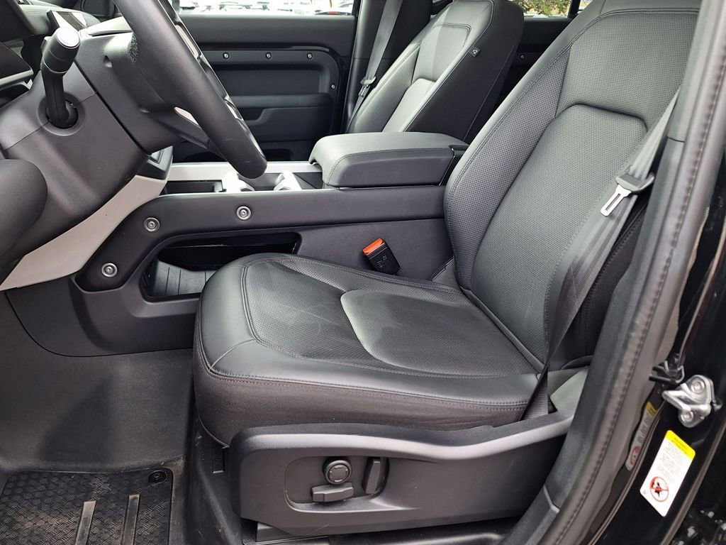 Used 2025 Land Rover Defender 110 S AWD/4WD image 11