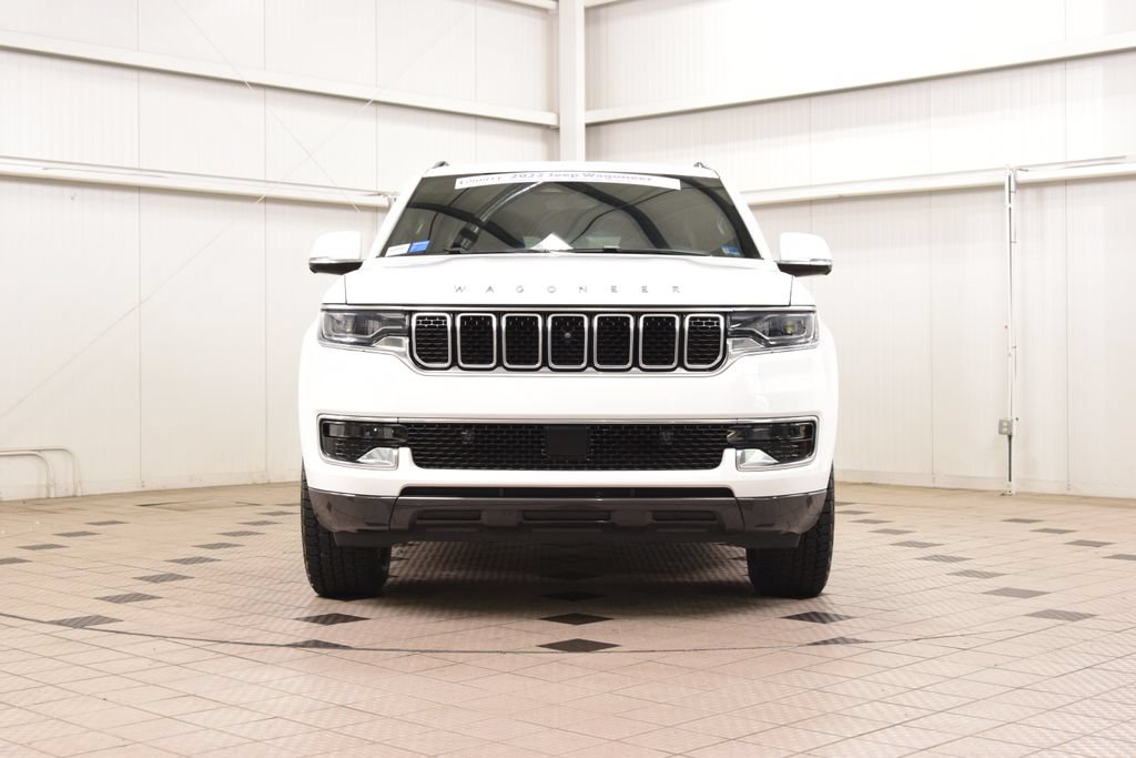 Used 2022 Jeep Wagoneer Series I w/ Convenience Group I AWD/4WD image 2