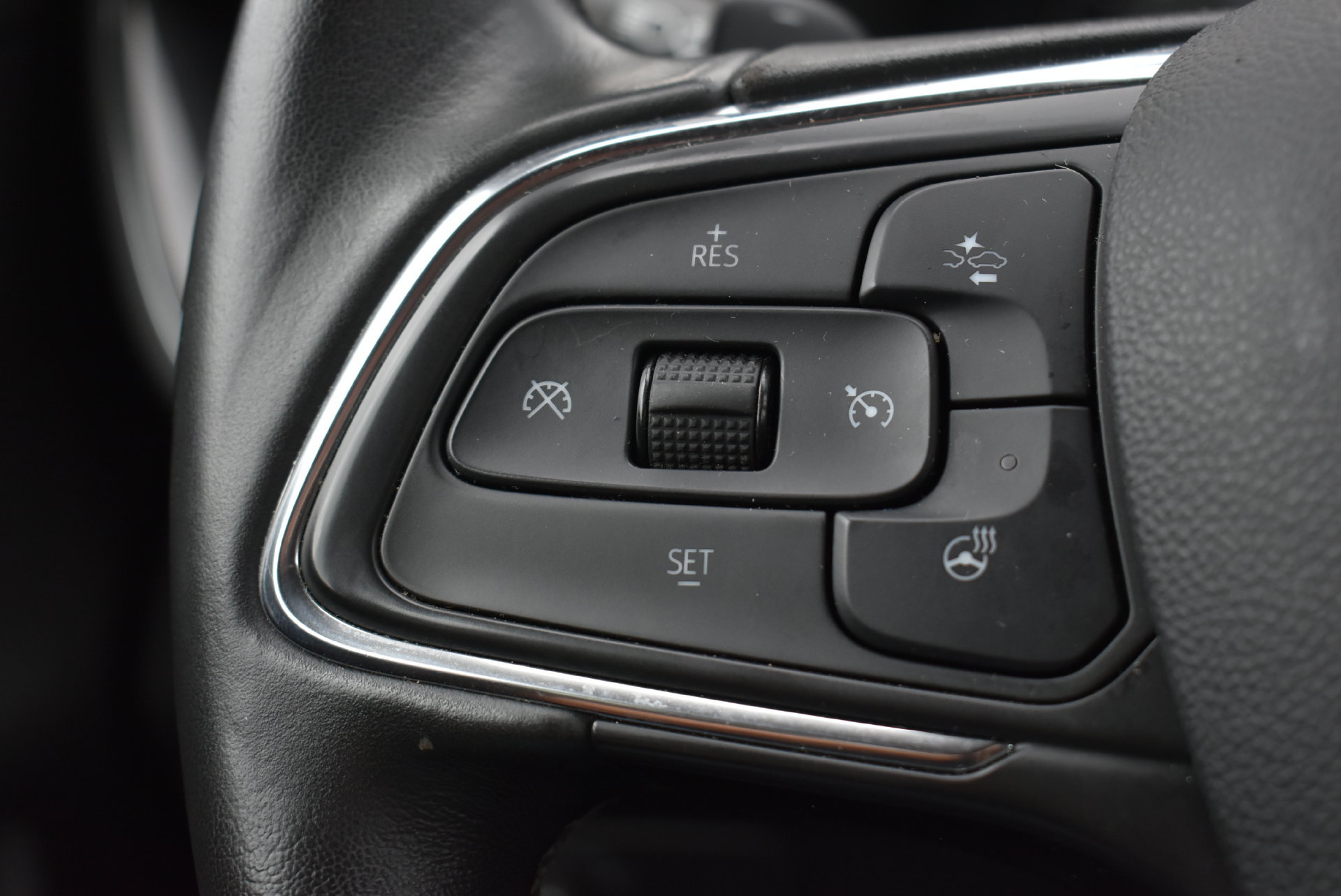 Used 2023 Buick Envision Essence AWD/4WD image 20
