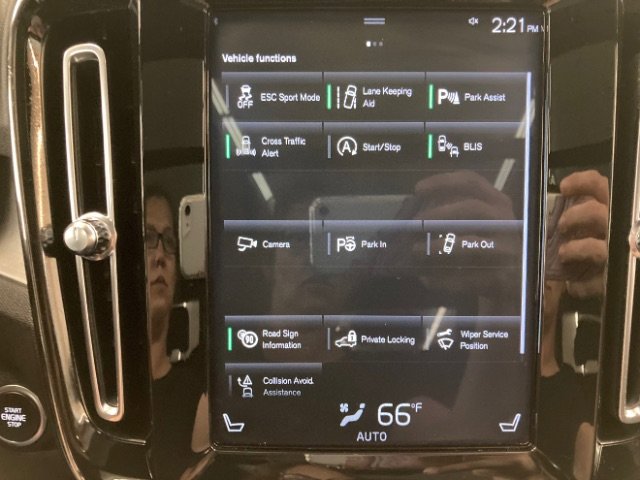 Used 2019 Volvo XC40 T5 Momentum image 20