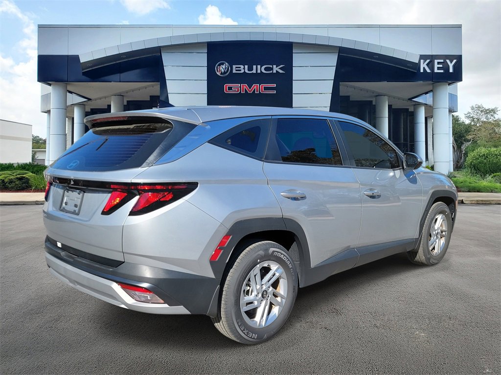 Used 2025 Hyundai Tucson SE image 4