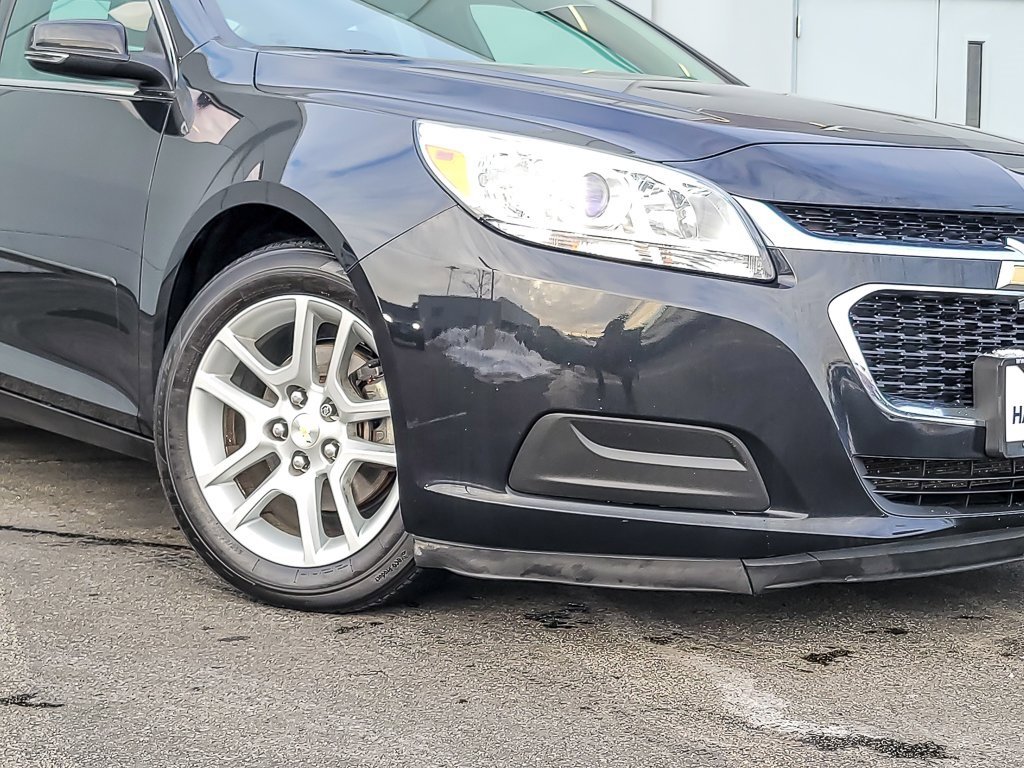 Used 2015 Chevrolet Malibu LT w/ Power Convenience Package image 3