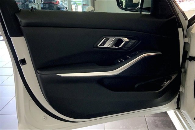 Used 2023 BMW 330i Sedan w/ Convenience Package image 18