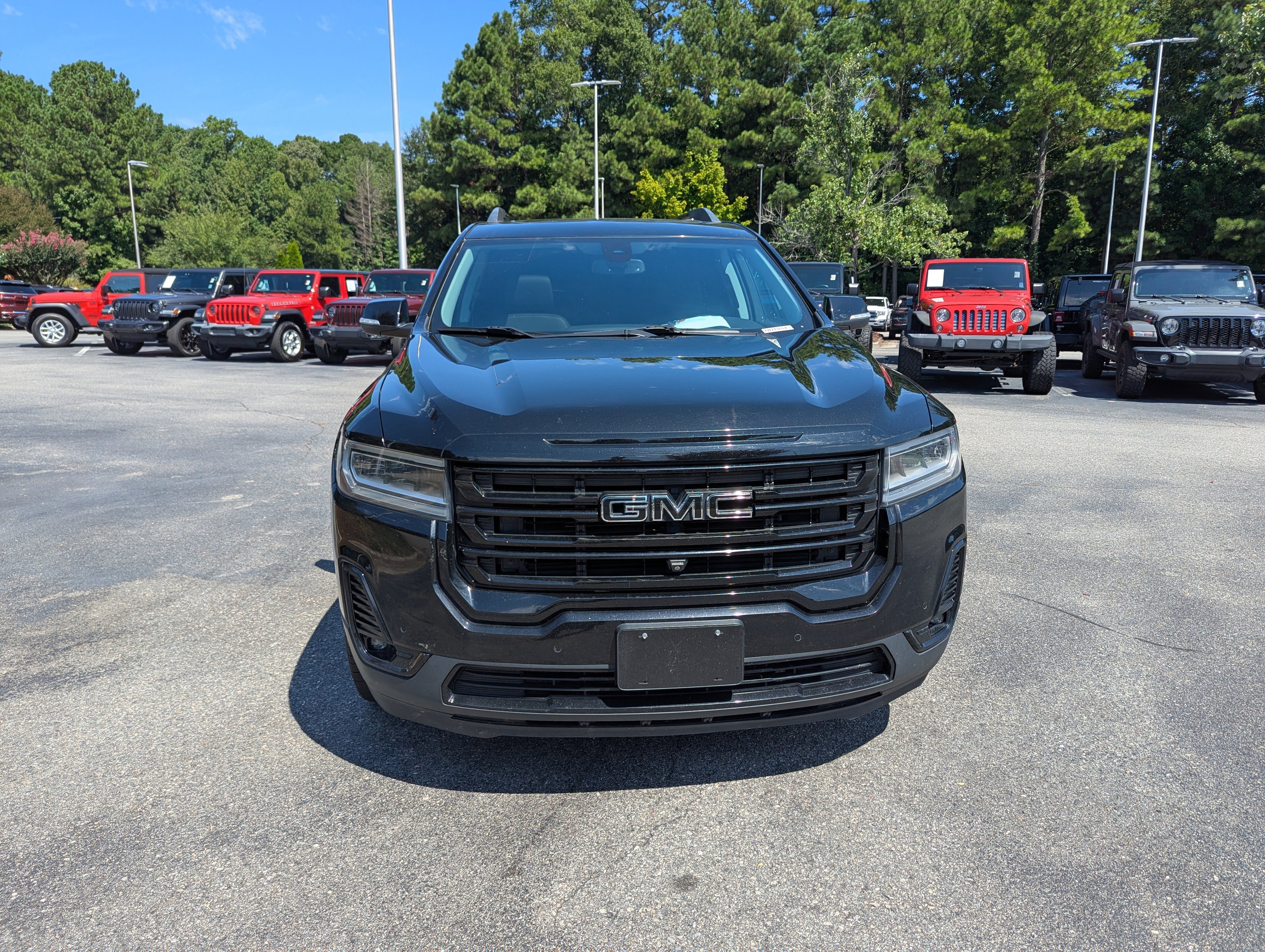 Used 2021 GMC Acadia SLT w/ Elevation Edition image 2