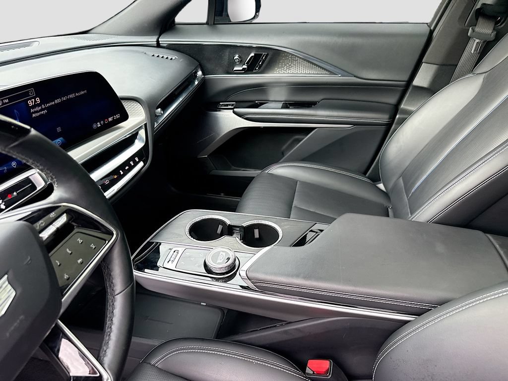 Used 2023 Cadillac Lyriq AWD image 26