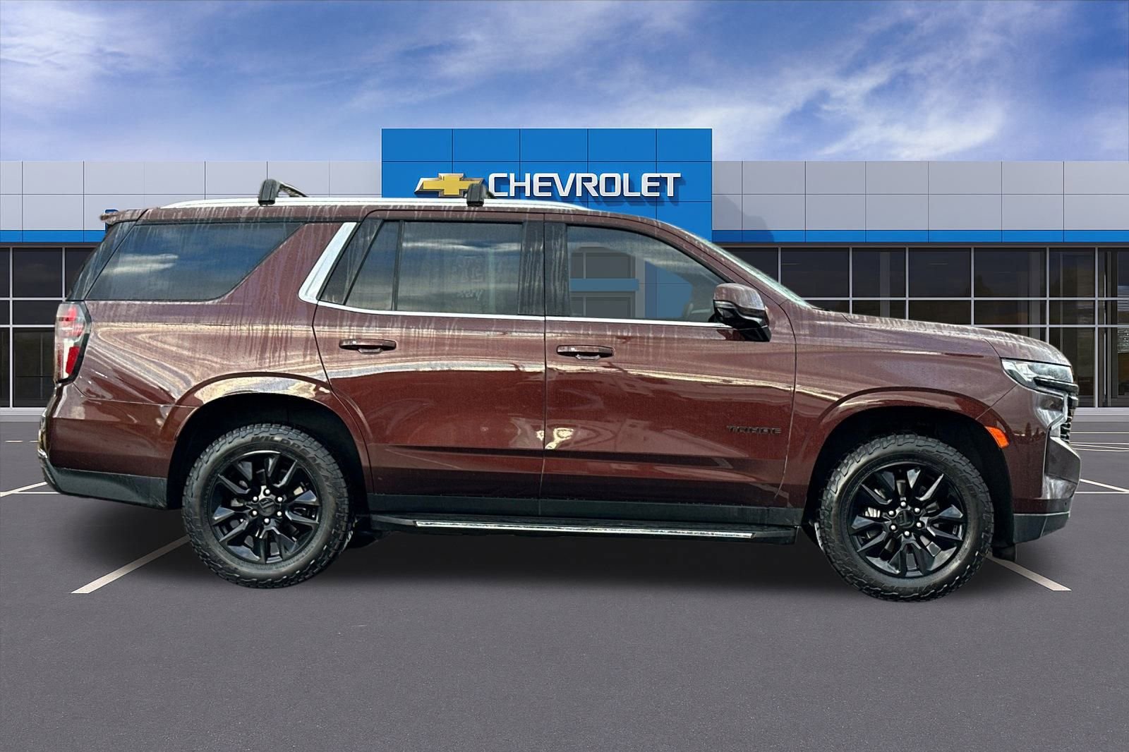 Certified 2022 Chevrolet Tahoe LT w/ Luxury Package AWD/4WD image 3