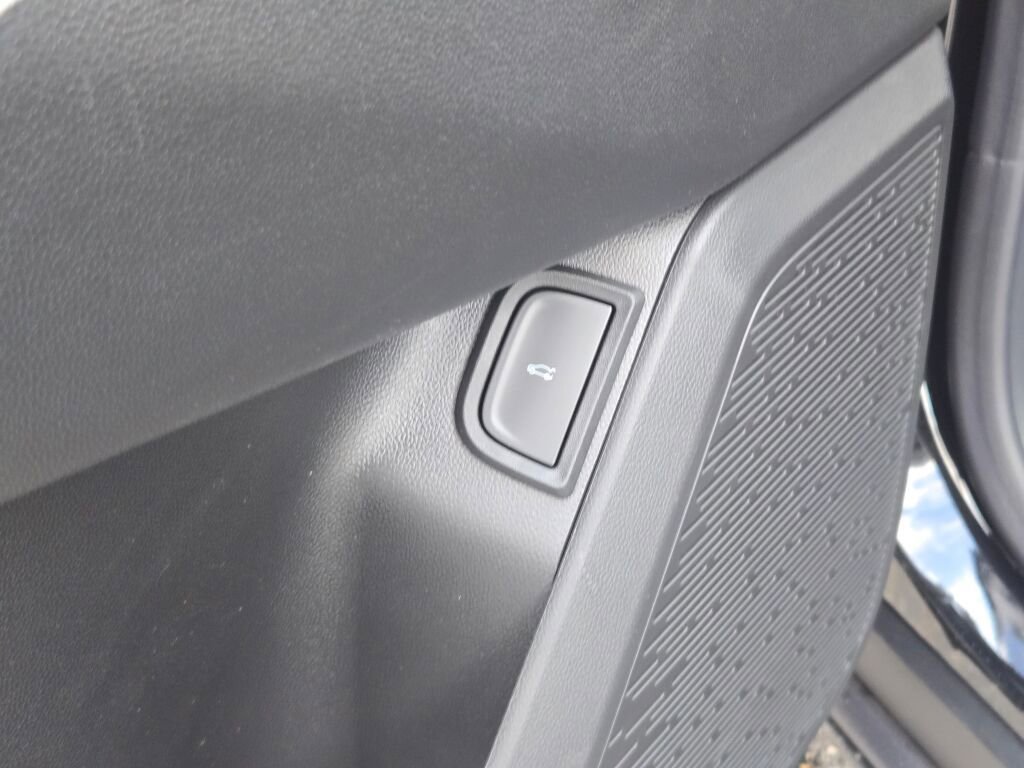 New 2026 Chevrolet Equinox RS w/ Safety and Technology Package AWD/4WD image 23