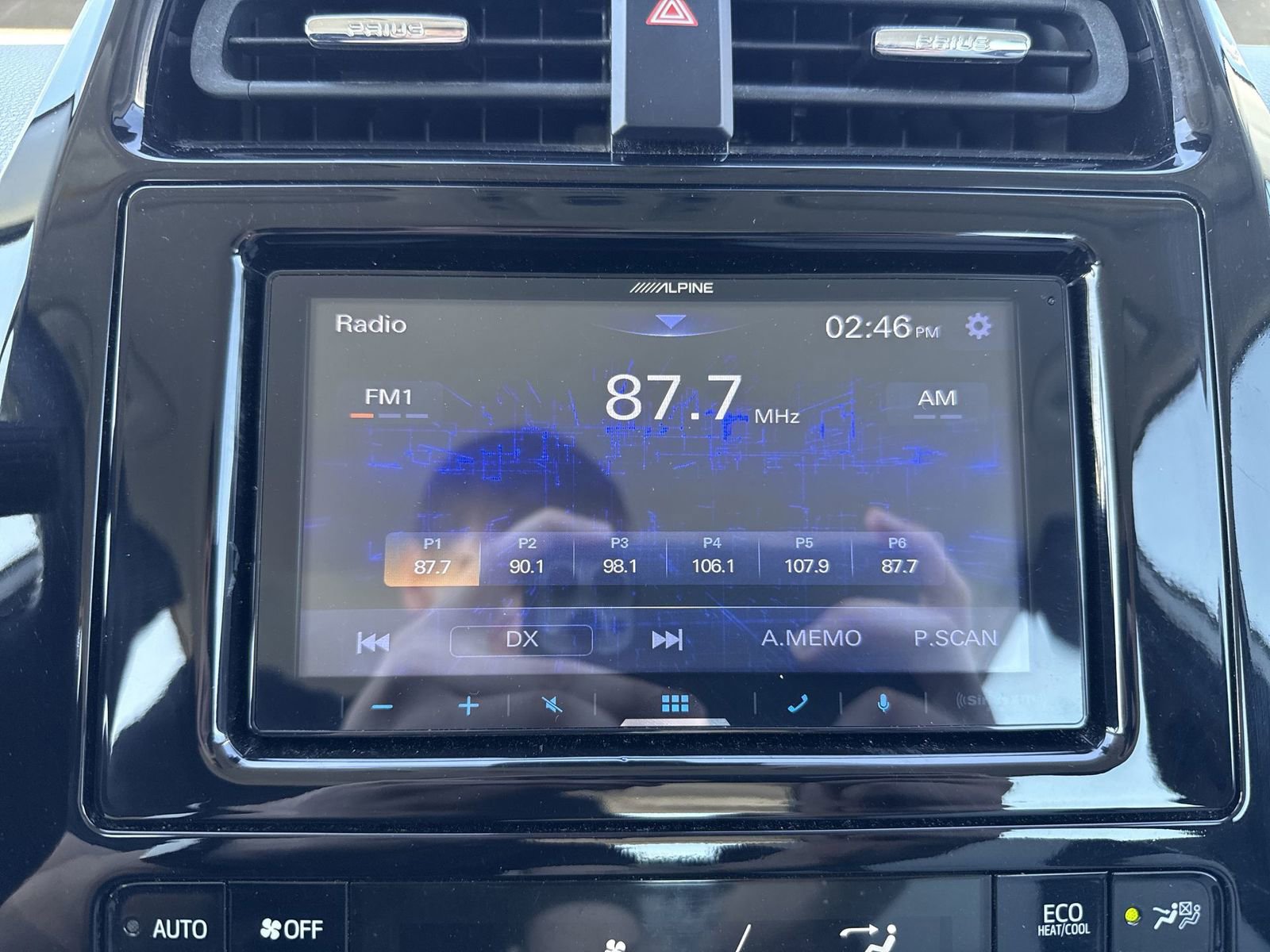 Used 2019 Toyota Prius XLE w/ Carpet Mat Package AWD/4WD image 17